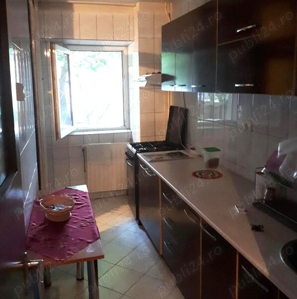 Basarabia, Mc. Donald's, metrou Costin Georgian