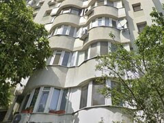 Basarabia, Mc. Donald's, metrou Costin Georgian